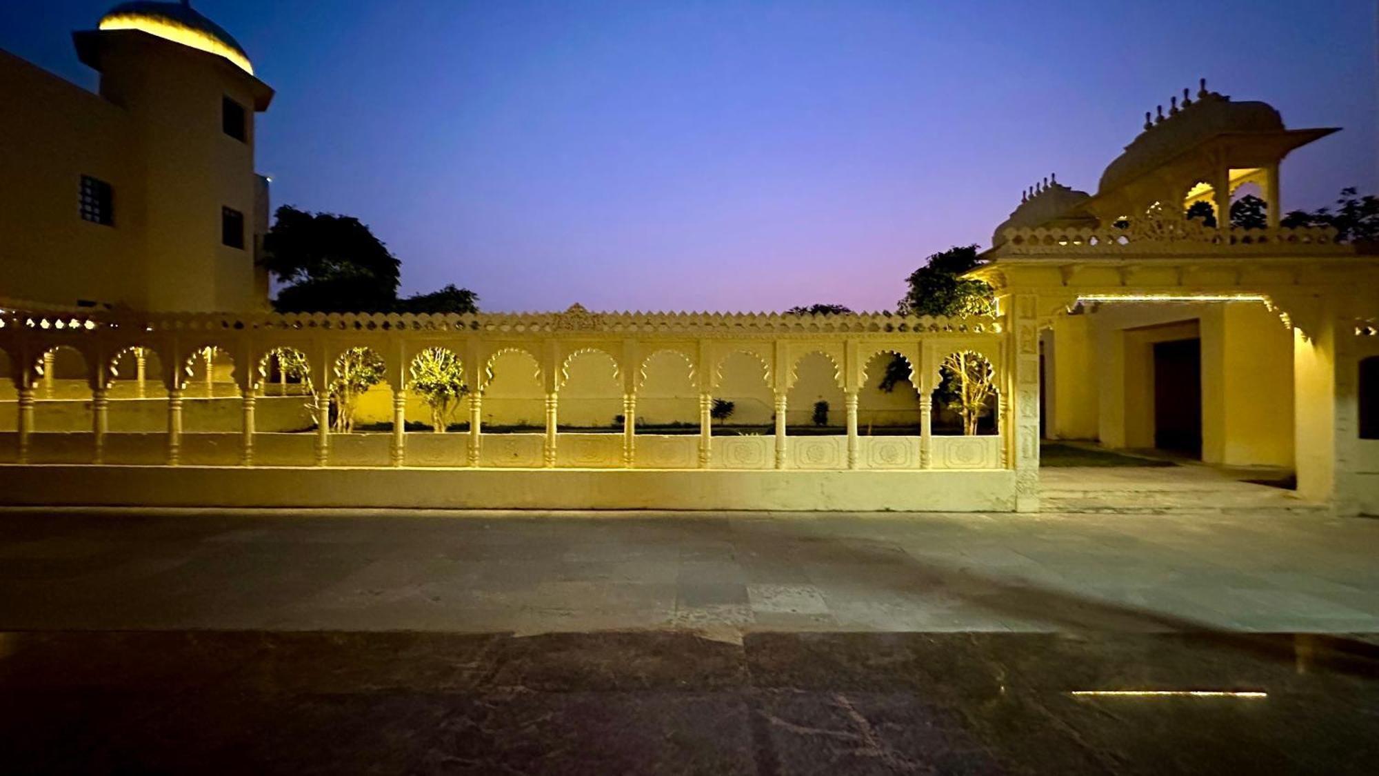 The Burj Resort Luxurious Stay Udaipur Exterior foto