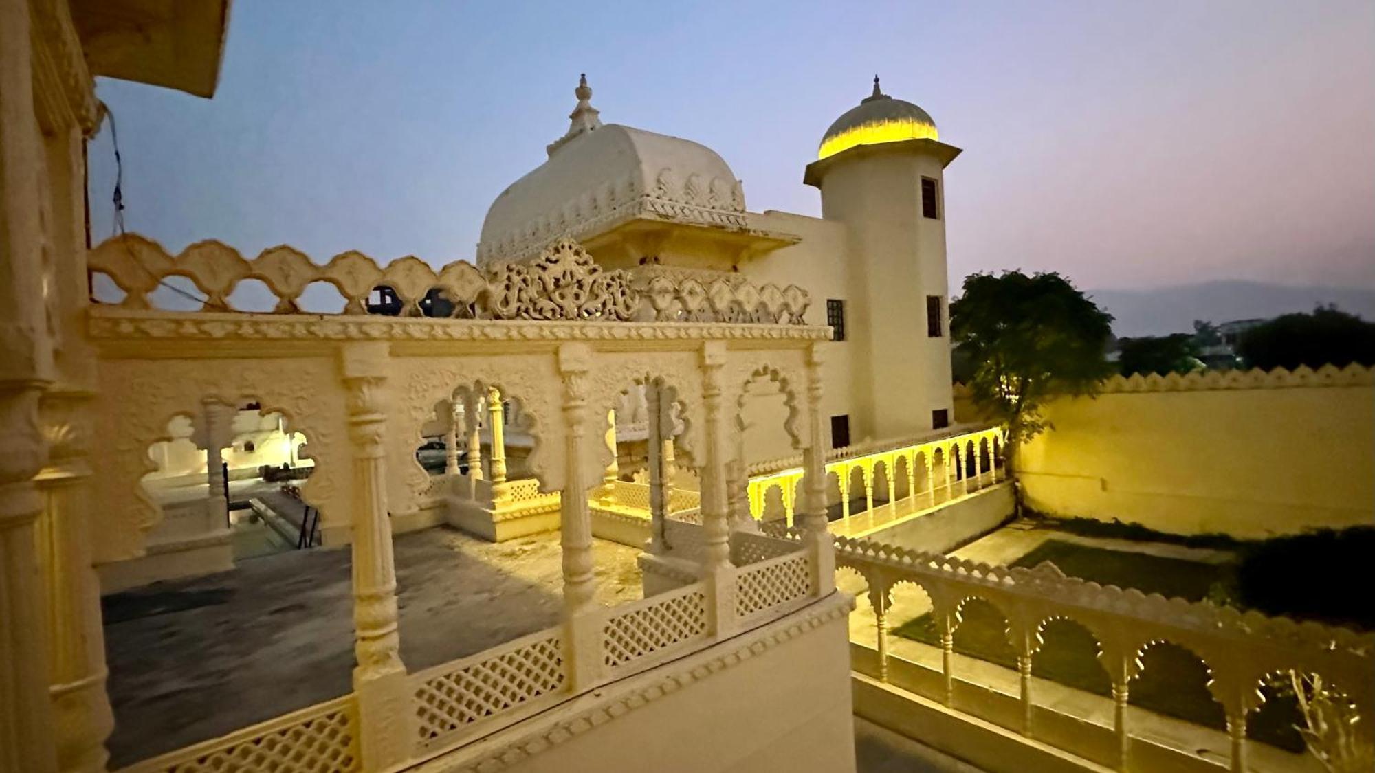 The Burj Resort Luxurious Stay Udaipur Exterior foto